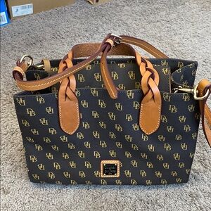 listing-status-banner